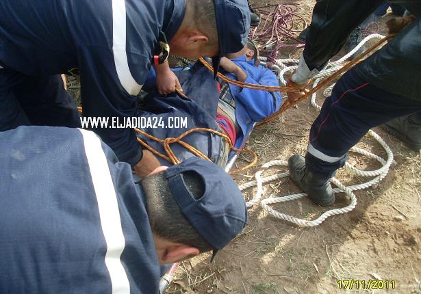 بالصور وفاة عامل و انقاذ اخرين اثر انهيار جدار ترابي بآزمور