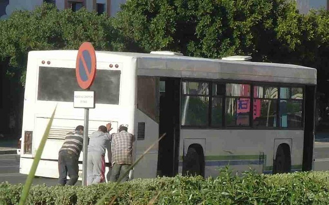 حافلات النقل الحضري بالجديدة... خردة لنقل الآدميين