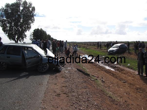 بالصور.. نجم الدفاع الجديدي زكرياء حدراف ينجو من حادثة سير مفجعة قرب سيدي بنور