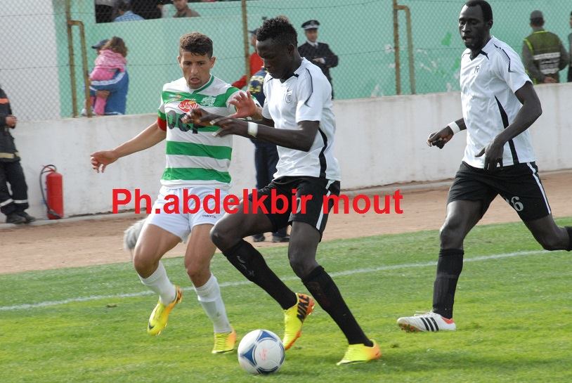 الدفاع الجديدي في الدور الثاني لكأس الكاف و بنشيخة يهين الصحافة الجديدية