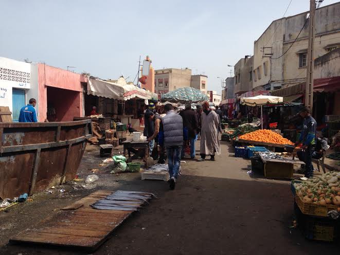 بائعو السمك بسوق لالة زهرة بالجديدة يطالبون رئيس البلدية بتدارس الوضعية المزرية التي يعيشونها منذ  14 سنة