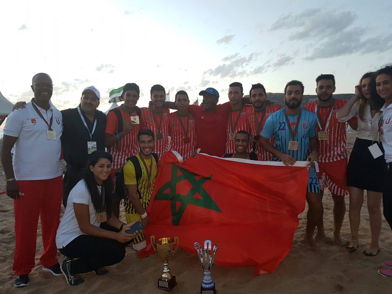 طالبان دكاليان يتوجان بالبطولة العربية رفقة المنتخب الوطني الجامعي للكرة الشاطئية