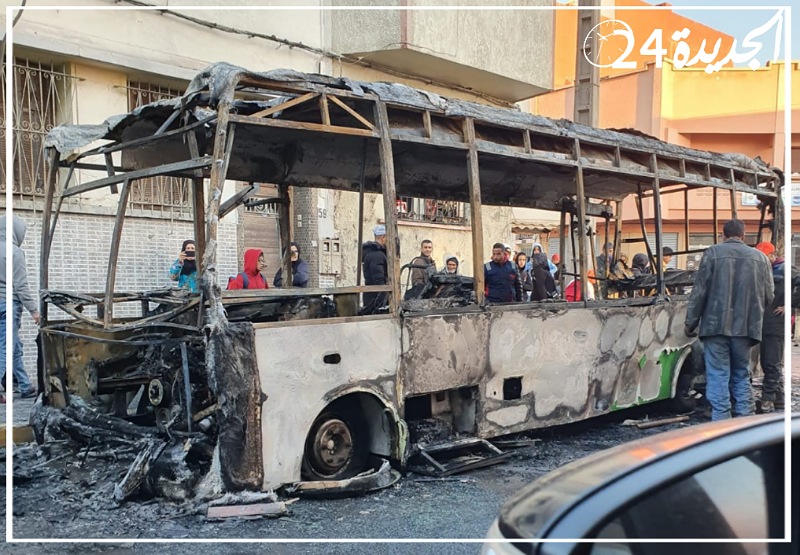 تماس كهربائي يتسبب في احتراق حافلة للنقل الحضري بالجديدة