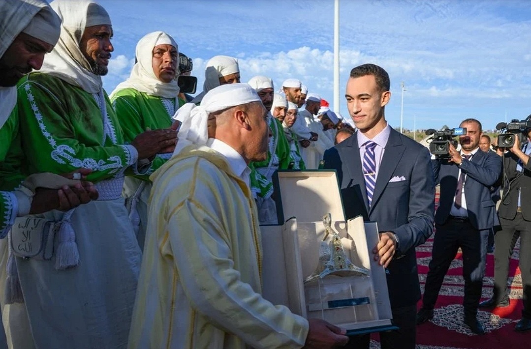 الأمير مولاي الحسن يشرف على حفل  تتويج الفائزين بجائزة محمد السادس للتبوريدة بمعرض الفرس للجديدة 