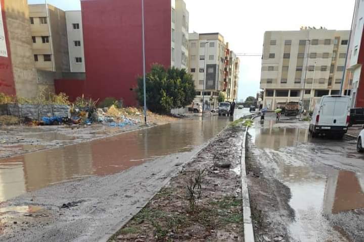 ساكنة تجزئة الصداقة بحي المطار بالجديدة تطالب برفع الضرر بسبب تردي البنية الطرقية